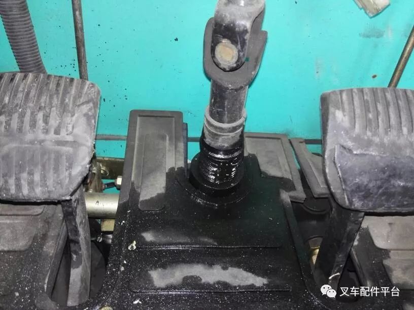 叉车漏油？可能是你的油封没装好！