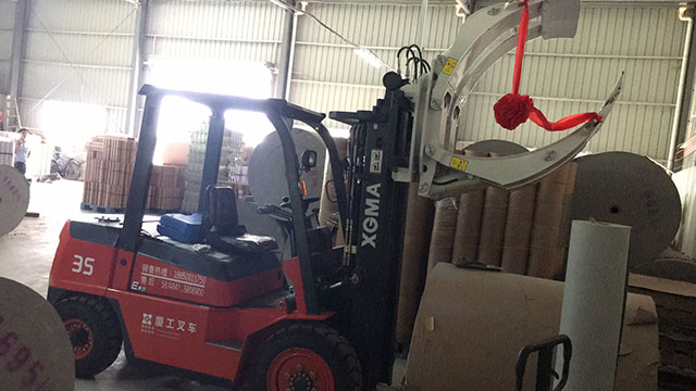 叉车属具——纸卷夹