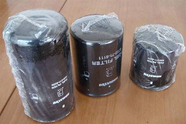 叉车配件中的柴油滤清器多久换一次？