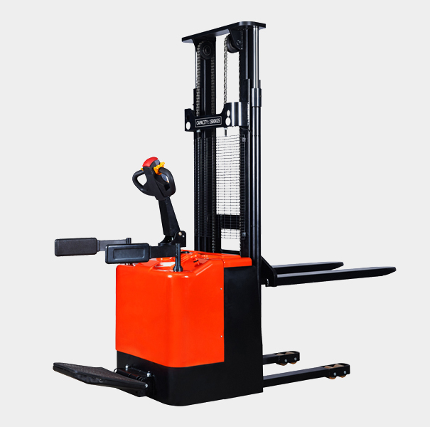 前移式叉车踏板在行驶过程中起到至关重要的作用