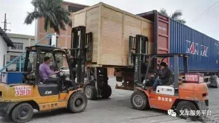 请珍惜你身边开叉车的朋友！