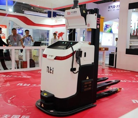 叉车司机要失业?AGV已经投入使用