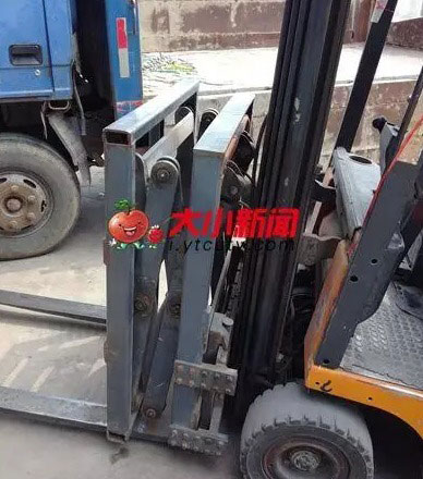 叉车改装成了“吊车”