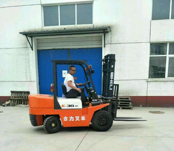 不知道这两点,你就继续买假叉车吧!